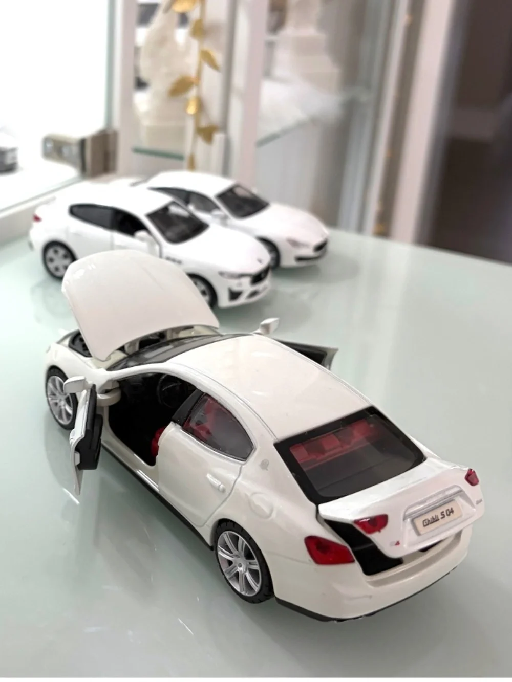 MASERATI Diecast Collection 1/32, 1/43: Levante, Quattroporte, Ghibli (NEW) $150